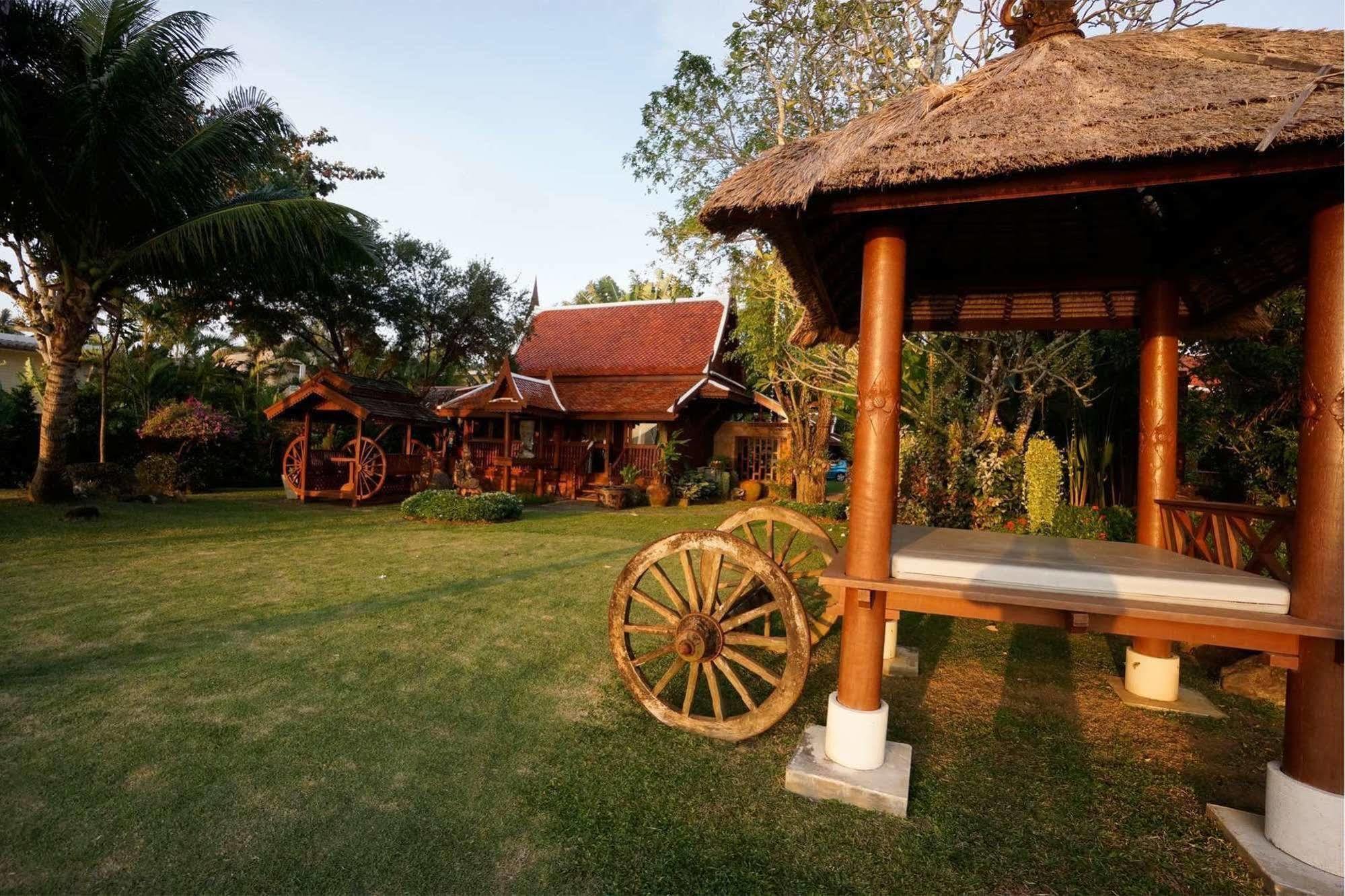 ホテル Baan Sang Pathum Rawai エクステリア 写真
